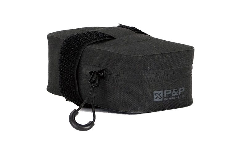 【稲城店】ロードバイクにおススメのサドルバッグとその中身