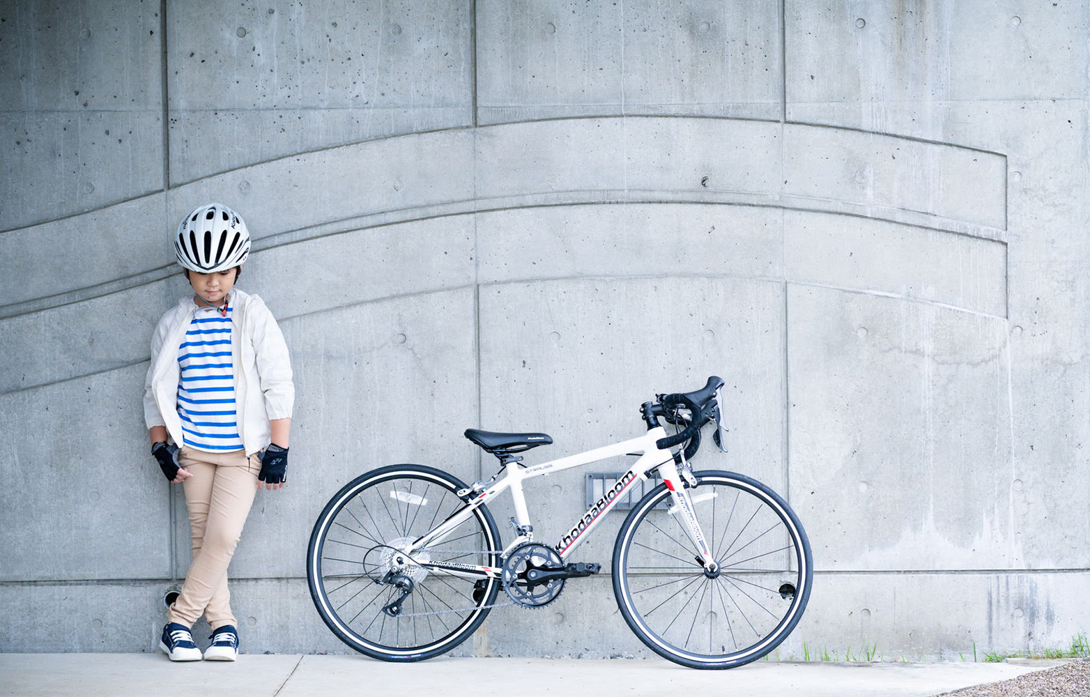 STRAUSS 24 - KhodaaBloom